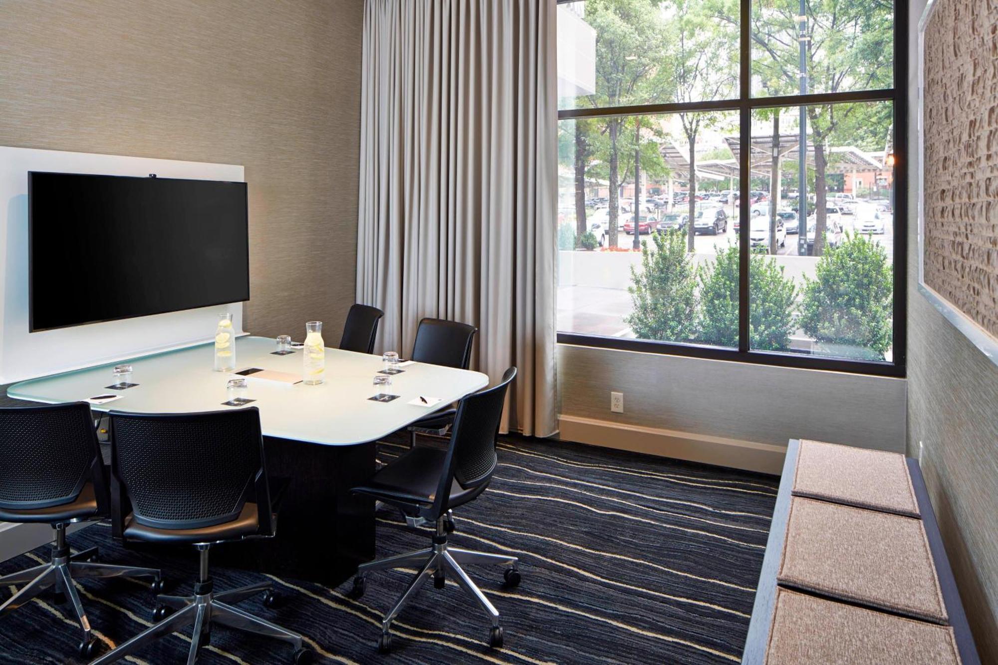 Hotel Ac Downtown 3*