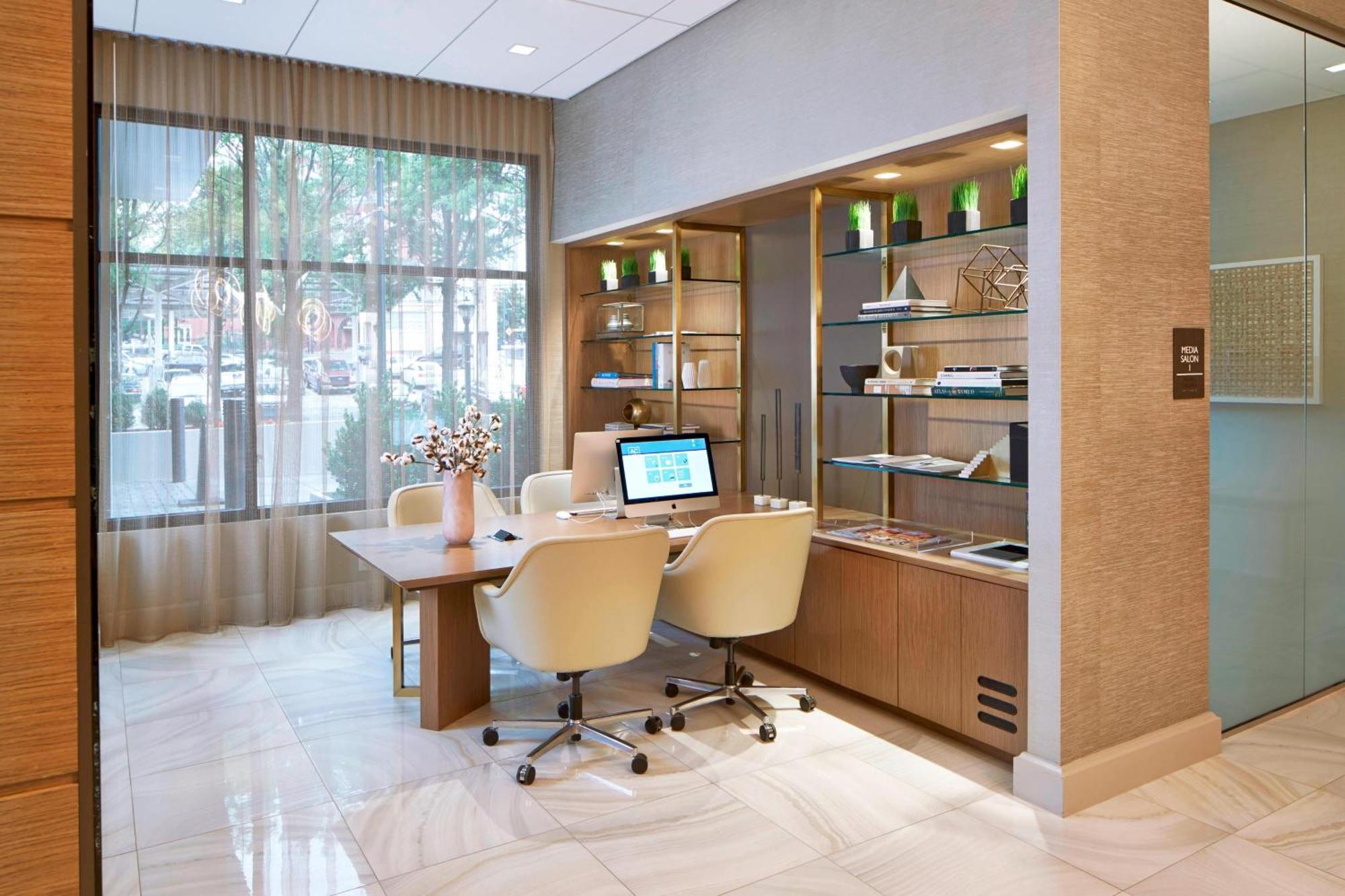 Hotel Ac Downtown 3*